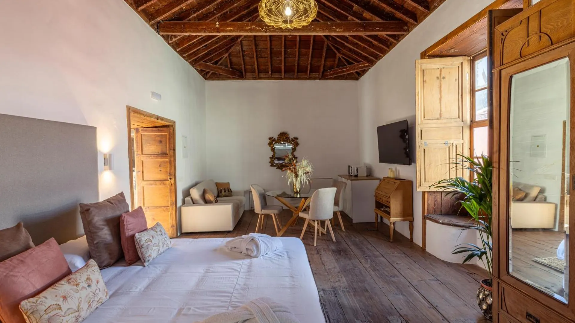 Hotel La Casa De La Camelia La Laguna  España